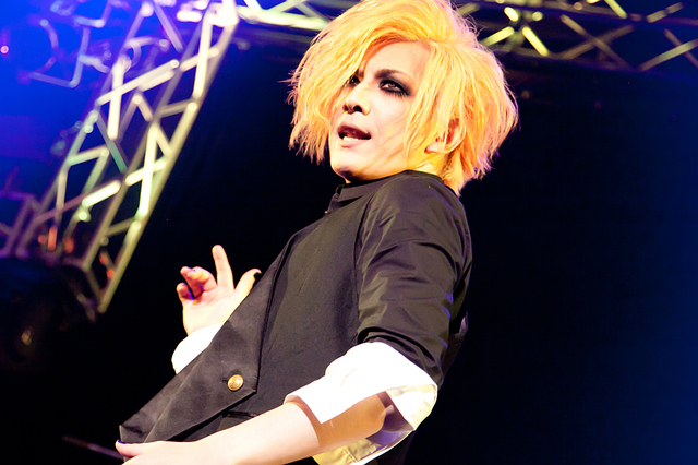 featuring16（MC・ボーカル）