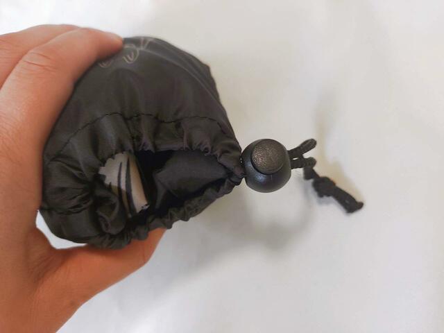 【コンパクトサイズに変更する方法】７：紐をキュッと絞って完成！【MOOMIN（ムーミン）たっぷり入る ビッグエコバッグ「リトルミイver.」】