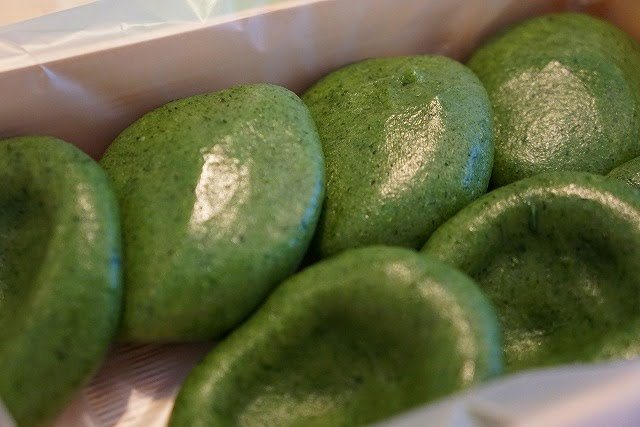 向じま 志”満ん草餅／草餅