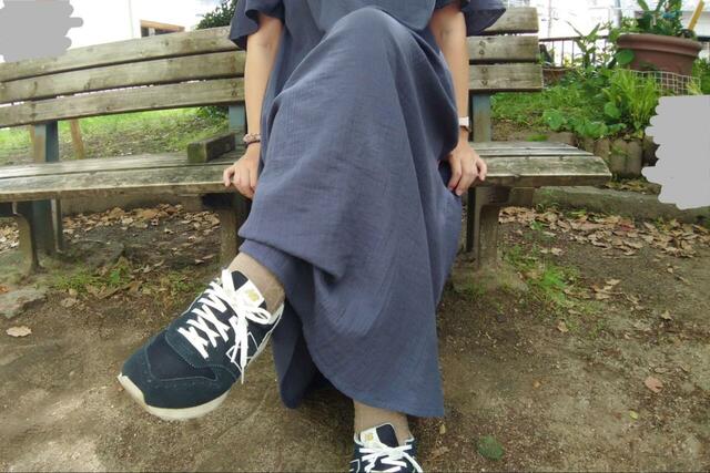 【無印良品 楊柳ガーゼ 五分袖ワンピース】足を組んだり、自転車を漕ぐときなどの足さばきもラクちんです♪