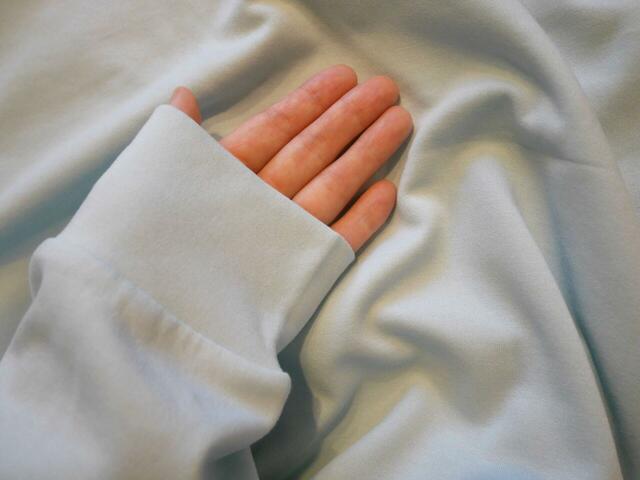 【Recoverypro Lab. 疲労回復ウェア SNOOPY】生地は薄手なのに、体全体がふんわりと包まれるような感覚です