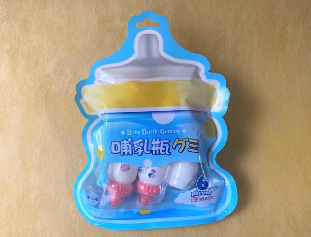 もちろんパッケージも哺乳瓶の形