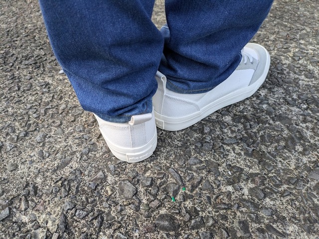 【niko and… オリジナルオーガニックレースアップスニーカー】当然ながら白は汚れやすいので、防水スプレーなどで対策することをおすすめします