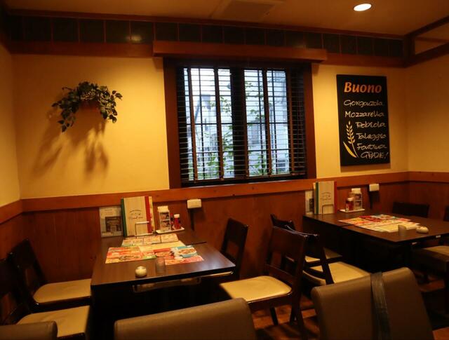 【グラッチェガーデンズ】店内は席間にもゆとりがあり、広々としていました