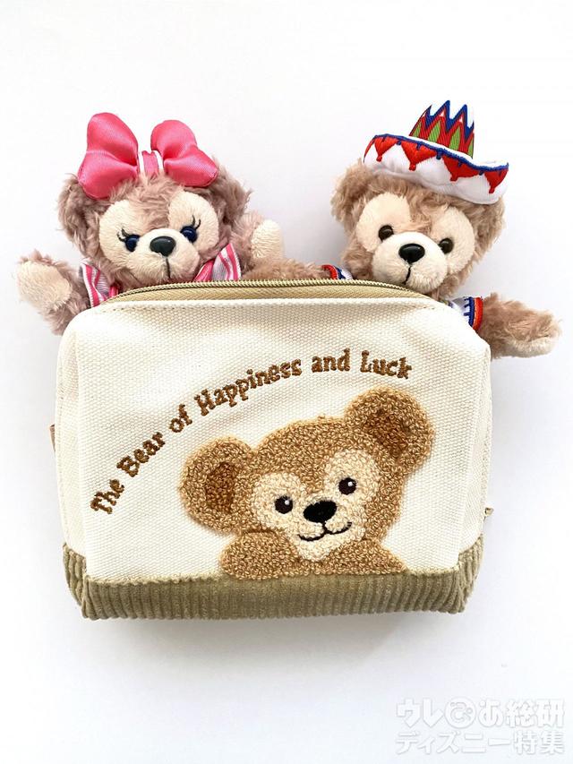 ポーチとぬいぐるみバッジ