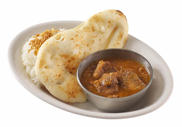 カスバ・フードコート ビーフカリー、ライスとナン付き
