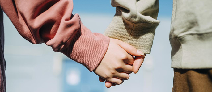 #(ドキドキがとまらない!)男性たちに聞いた【忘れられない彼女の手】