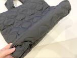 【B:MING by BEAMS キルト トート バッグ】マチはそれほどないので、厚みのあるものは注意したほうが良いかもしれません