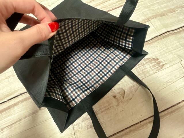 内側はポケットが1つついています