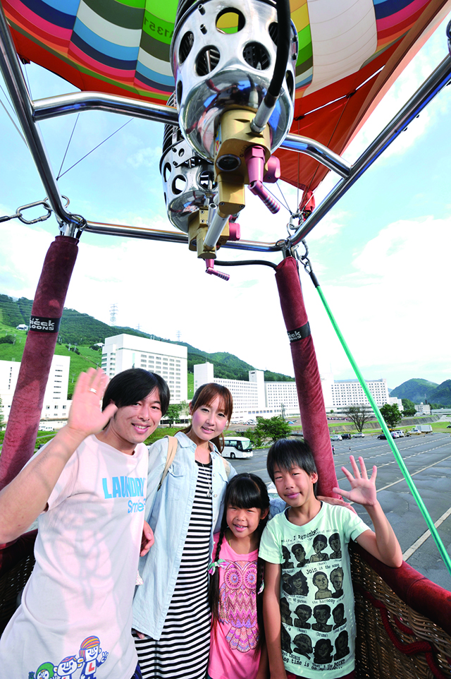 苗場サマーパーク　熱気球体験！