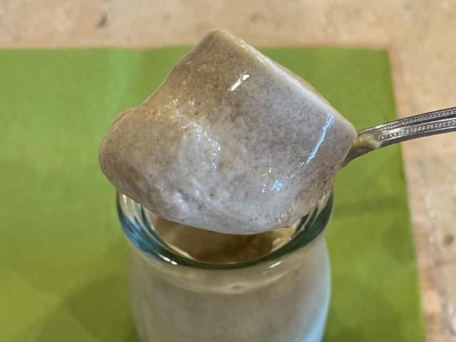 【Pistacchieria Cafe(ピスタチオ・カフェ)】ピスタチオそのものの味を鑑賞させてくれるプリンだった