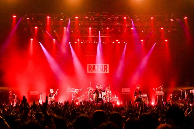 RAZOR　（PHOTO BY 土屋良太）