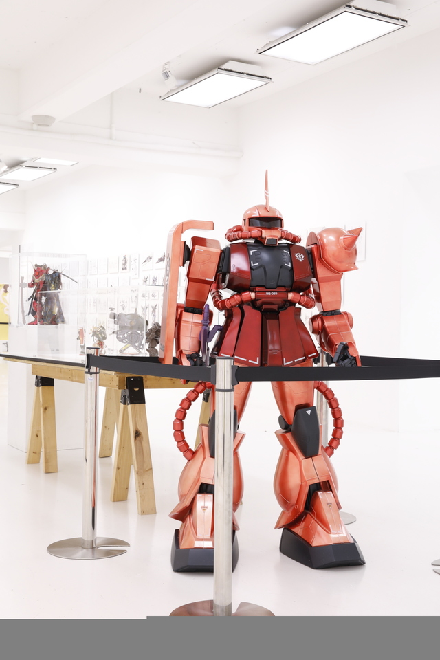 巨大なスコープドッグがバーン！と仁王立ち