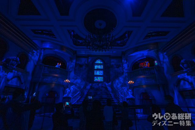 東京ディズニーランド アトラクション『美女と野獣“魔法のものがたり”』撮影/YOSHI