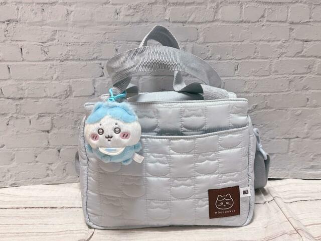 私物のマスコットチャームをつけてもおしゃれに持てるのがうれしい!