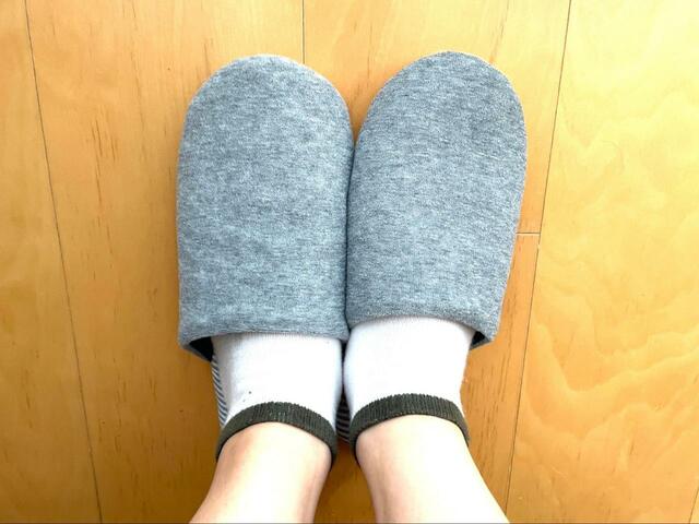 【ダイソー ルームシューズ】男性用だけど女性も履けます