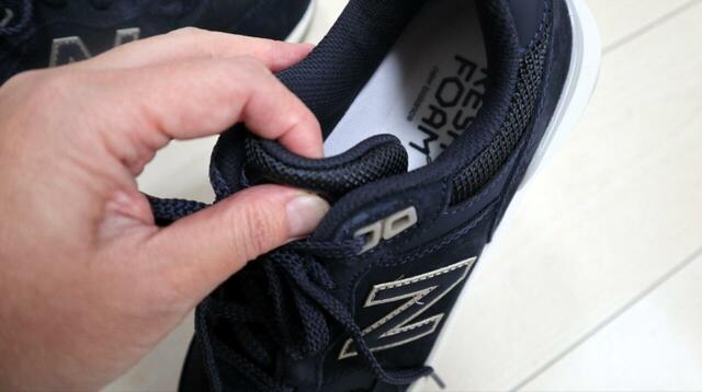 【ニューバランス Walking Fresh Foam X 880 v7】ベロを含めアッパーは全体的にふわっとした厚みがあり、足全体をやさしく包んでくれます
