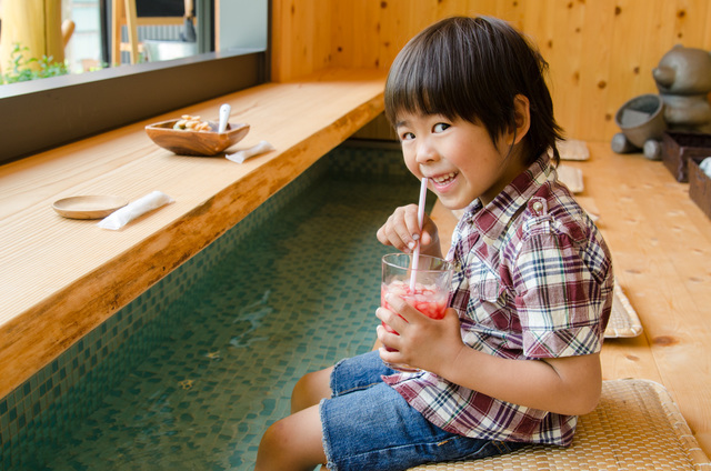 「晴耕雨読ヴィレッジ」足湯カフェ