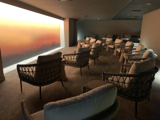 温泉ラウンジとはガラリと雰囲気が変わるラウンジも