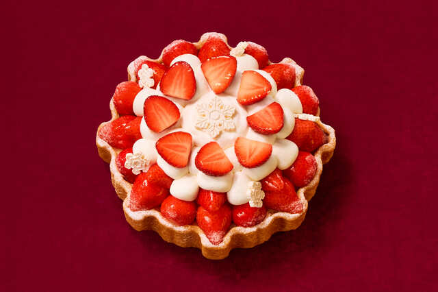 【キル フェ ボン「2026年クリスマスケーキ」】「〜タルトエクラ〜　クリスマスのショートケーキタルト」21cm（7～8名様用）　17,820円　／　17cm（3～4名様用）　13,950円（いずれも税込み）