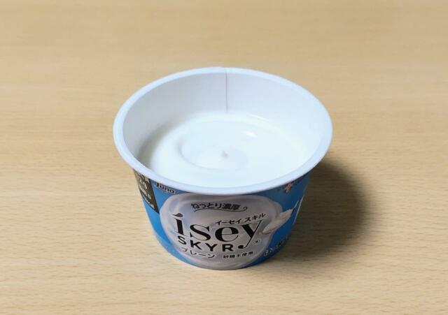 【日本ルナ　イーセイスキル プレーン　630g（105g×6個）　698円】滑らかな舌触りが特徴。甘さや酸味は控えめ