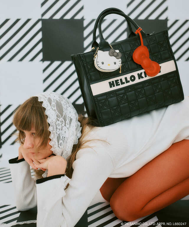 【ハローキティ×VIS】「リボンチャームトートバッグ」¥7,190／「大切な人とのデートの日に向けて、少し大人っぽくおめかしするハローキティとディアダニエル」がテーマ