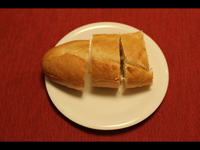 バゲットはパスタにもあいます。