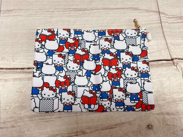 大サイズはキュートなキティちゃんの総柄！