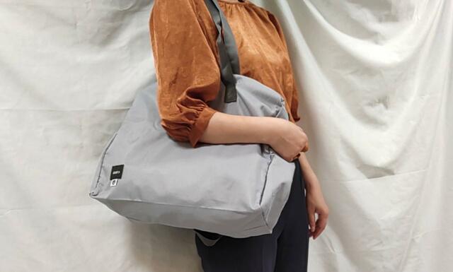 肩掛けもできる♪【オトナミューズ11月号（通常）付録：emmi（エミ）×SHAKA（シャカ）2WAYレジャーボストン】