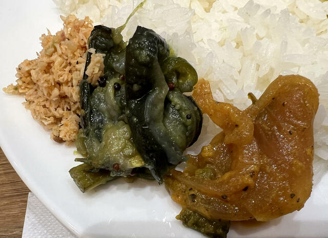 紅茶屋さんの副菜は味変に最高のバランス！