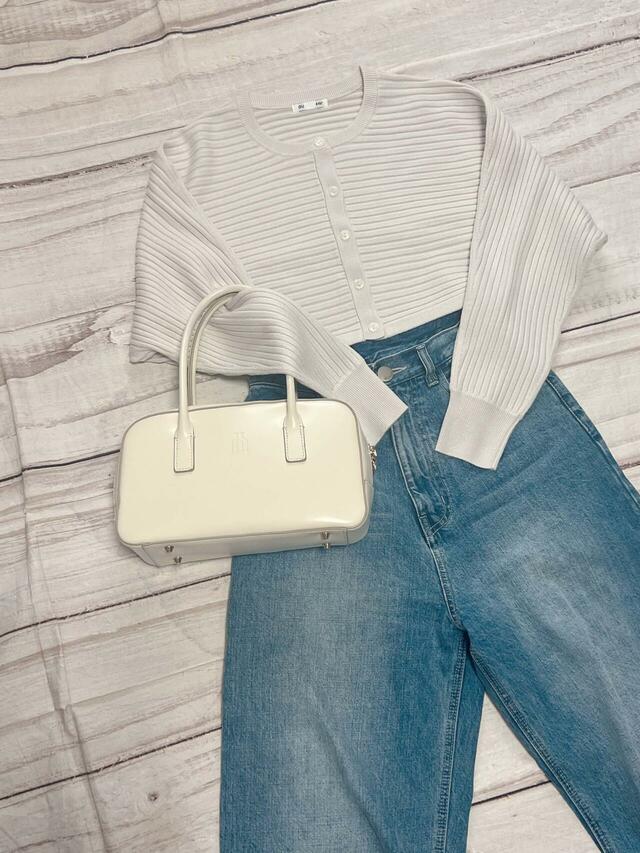 カーディガンをトップスとして着てもかわいい