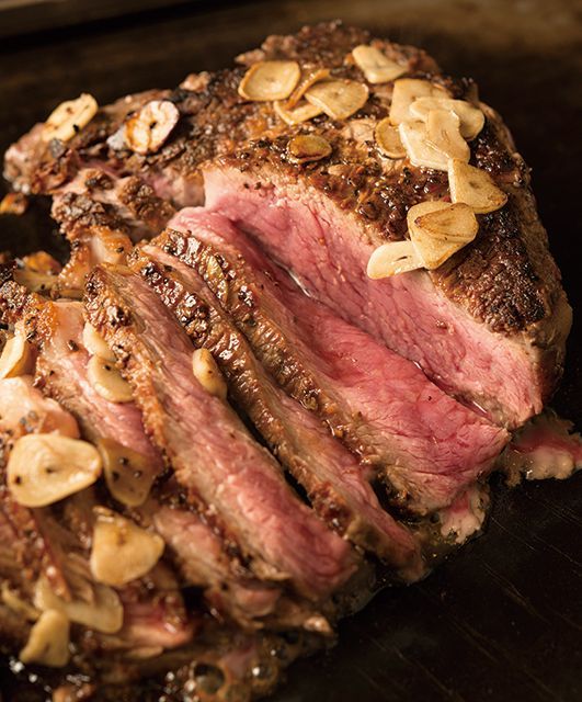 うまい肉「名店の逸品」／大木屋 匠 COREDO室町店（三越前）　大木屋 匠 COREDO室町店のリブロースステーキ（肉のエアーズロック）Aコース/4320円　Bコース/4860円