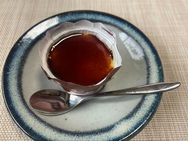 【ファミリーマート　濃厚クリーミー窯焼きカタラーナ】カラメルをたっぷりかけて召し上がれ