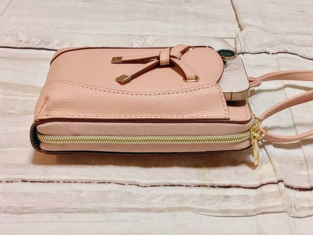 厚みはこれくらいです【VIS フラワーカットスマホショルダー PINK】