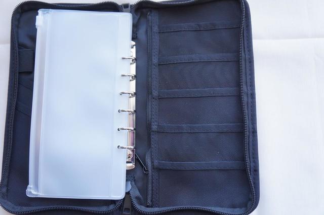 【無印良品のパスポートケース】