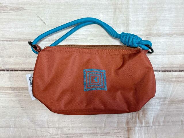 一見保冷機能付きに見えないおしゃれなポーチ