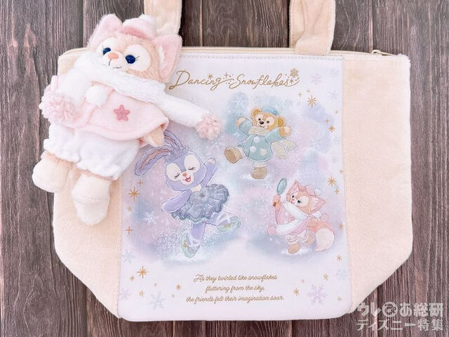 モコモコぬいぐるみバッジが似合う