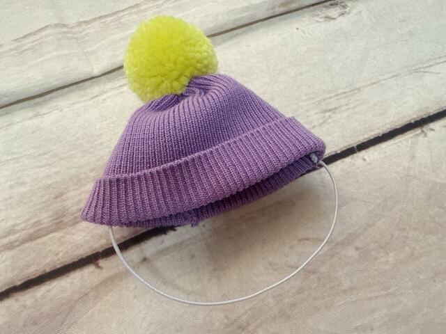 帽子は顎紐付きで脱げにくい工夫がされています