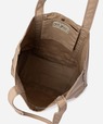 【L.L.Bean×Saturdays NYC】「Groceries Tote Tall(グローサリー・トート トール)」(9,350円)/約高さ37cm×幅33cm×奥行き13cmで、A4サイズがしっかり入るサイズ感です