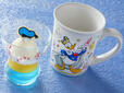 ブルーゼリー＆マンゴームース、スーベニアカップ付き 1,200円｜販売店舗：トゥモローランド・テラス｜ 東京ディズニーランド ディズニー・パルパルーザ「ドナルドのクワッキー・ダック！ダック！ダックシティ！」スペシャルグッズスペシャルメニュー