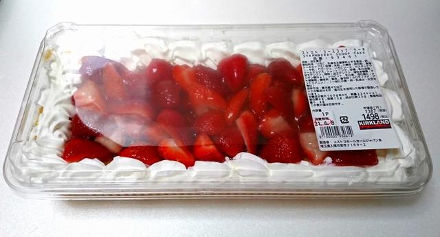 【カークランドシグネチャー　ストロベリースコップケーキ　約1.5kg　1498円】イチゴがぎっしり盛り付けられているのが嬉しい