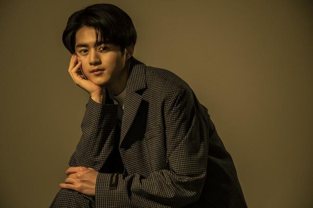 撮影：川野 結李歌