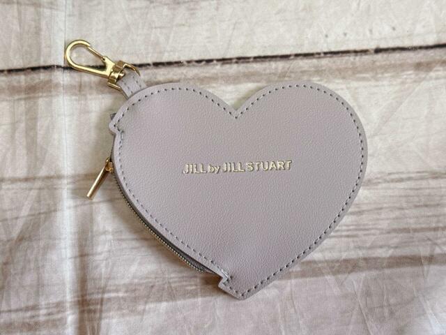 かわいいハート形のチャーム♪バッグと同じカラーがGood!