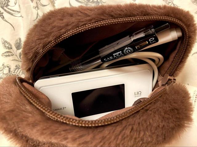 【ユニクロ ポーチ チップとデール】筆記用具やポケットワイファイも入る！