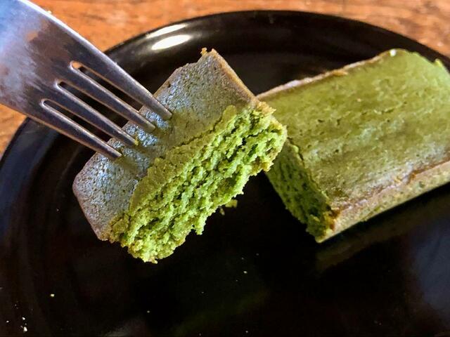 【ファミリーマート　濃い抹茶のフィナンシェ】早速いただきます