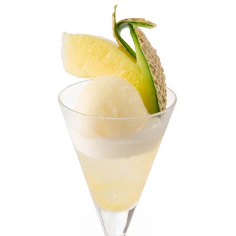 タカノフルーツパーラー「11月のタカノフルーツティアラ」自家製メロンシャーベットのミニパフェ