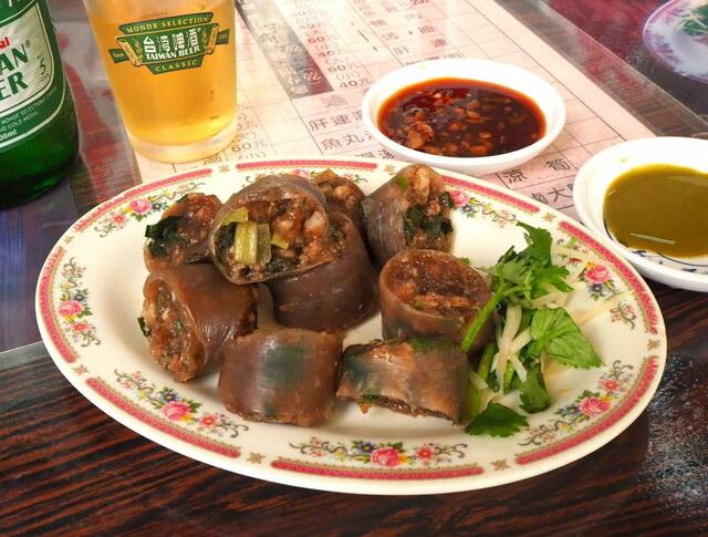 【台湾食べ歩きの旅 #8】宜蘭風スンデとでも言おうか。豚肉とタピオカ粉の腸詰は、見た目ほど味が濃くなく、あっさりしている