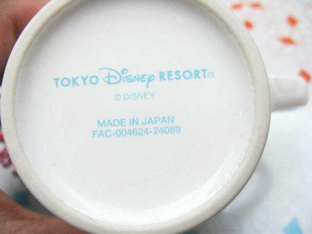 パッションフルーツ・パイナップルゼリー&バニラムース 550円、スーベニアカップ付き プラス 550円