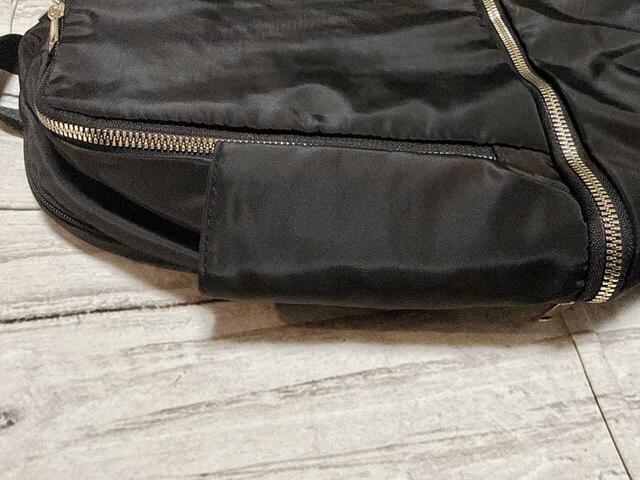 両サイドにボトルホルダー付き