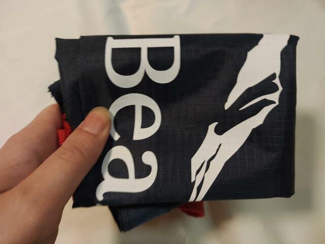 『LEE 1・2月合併号：付録 L.L.BeanのBIGショルダートートバッグ』折りたたんで持ち歩くことも可能